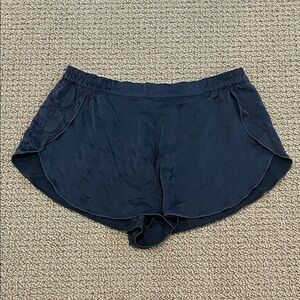Lunya Black Silk Pajama Shorts size Small